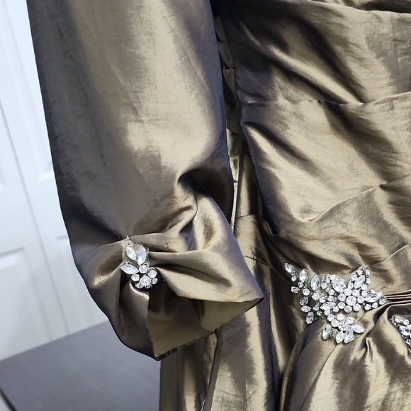 Elegant Strapless Olive Green Evening Gown New With Tags Size 14 - Picture 6 of 15